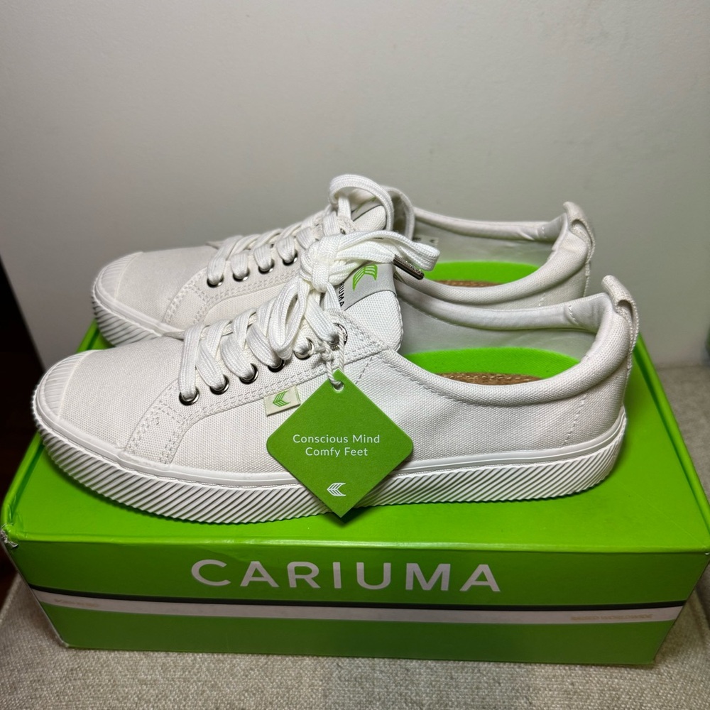 NIB Cariuma Cult Classic Organic Cotton Canvas Off White Sneaker 8 Men/9.5 Women
